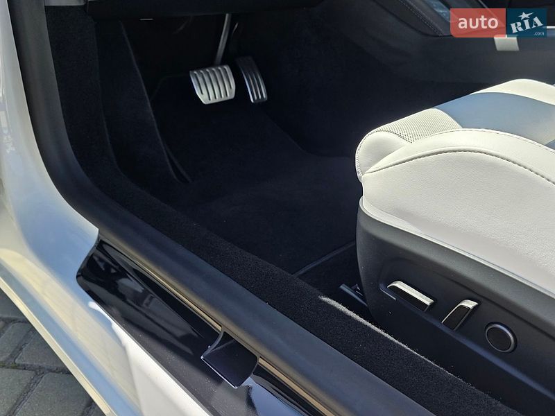 Седан Tesla Model 3 2025 в Одессе