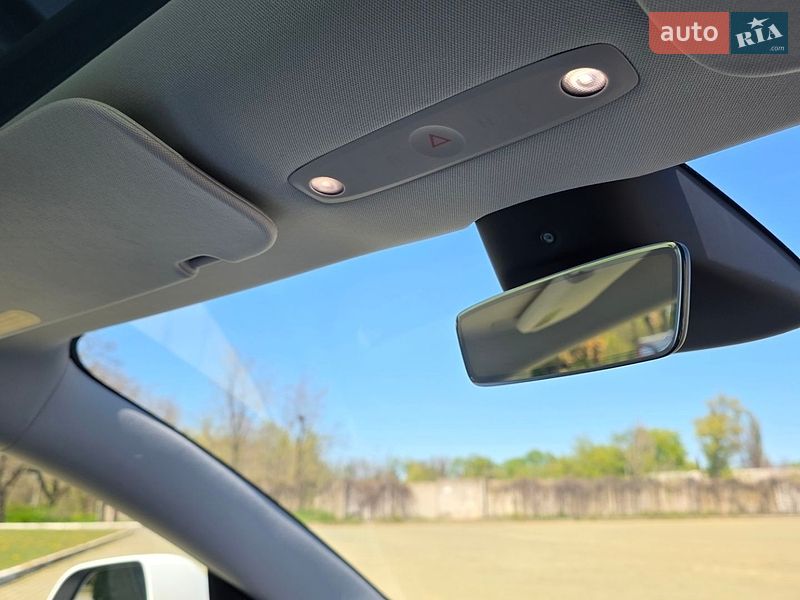 Седан Tesla Model 3 2025 в Одессе