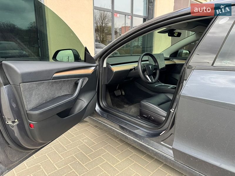 Седан Tesla Model 3 2021 в Ірпені