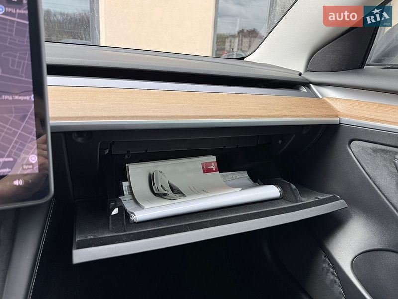 Седан Tesla Model 3 2021 в Ірпені