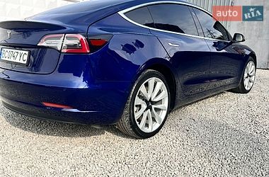 Седан Tesla Model 3 2018 в Львові