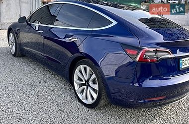 Седан Tesla Model 3 2018 в Львові