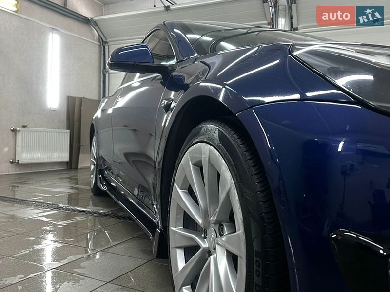 Седан Tesla Model 3 2021 в Одесі