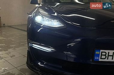 Седан Tesla Model 3 2021 в Одесі