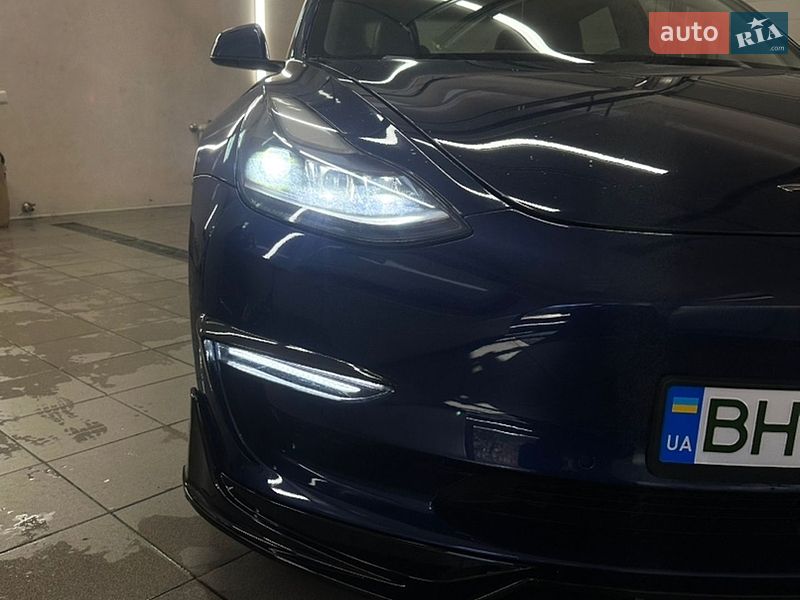 Седан Tesla Model 3 2021 в Одесі