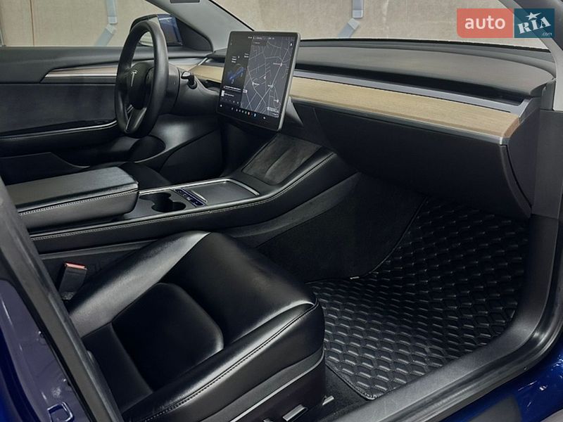 Седан Tesla Model 3 2021 в Одесі