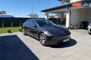 Седан Tesla Model 3 2025 в Івано-Франківську