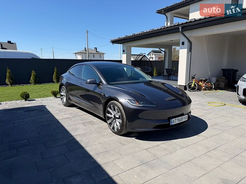 Tesla Model 3 2025