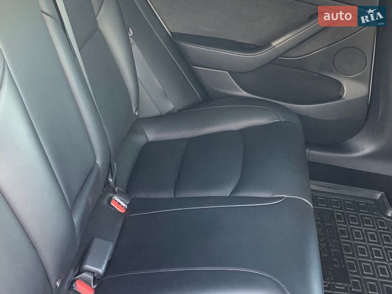 Седан Tesla Model 3 2022 в Киеве