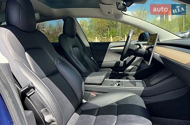 Седан Tesla Model 3 2021 в Львові