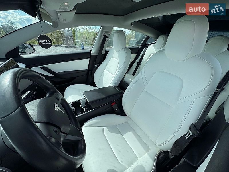 Седан Tesla Model 3 2019 в Днепре
