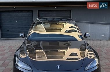 Седан Tesla Model 3 2024 в Львові