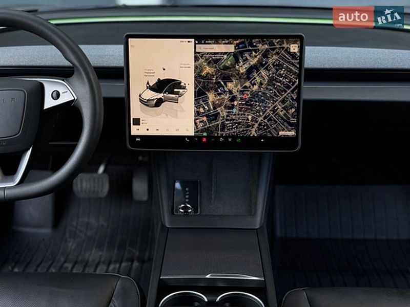 Седан Tesla Model 3 2024 в Львове