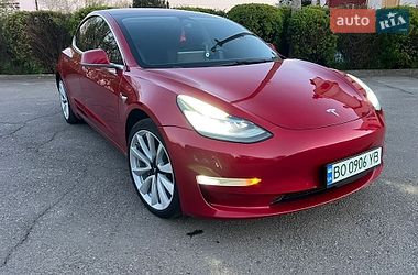 Седан Tesla Model 3 2018 в Тернополі