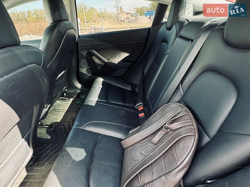 Седан Tesla Model 3 2022 в Киеве