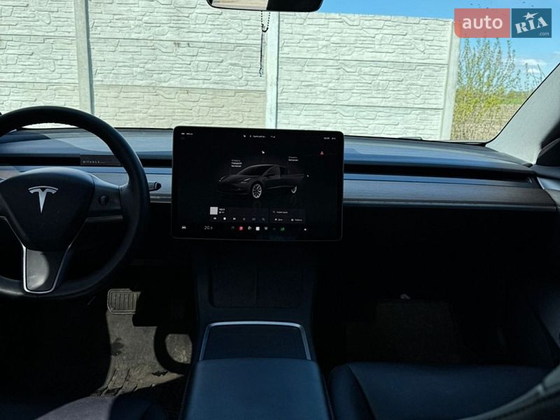 Седан Tesla Model 3 2022 в Киеве