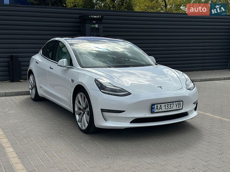 Tesla Model 3 2019