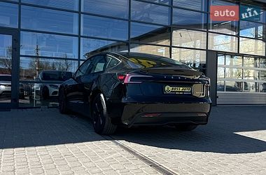 Седан Tesla Model 3 2024 в Ивано-Франковске