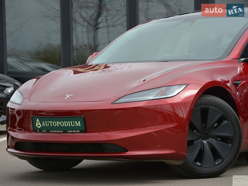 Седан Tesla Model 3 2024 в Киеве