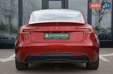 Седан Tesla Model 3 2024 в Киеве