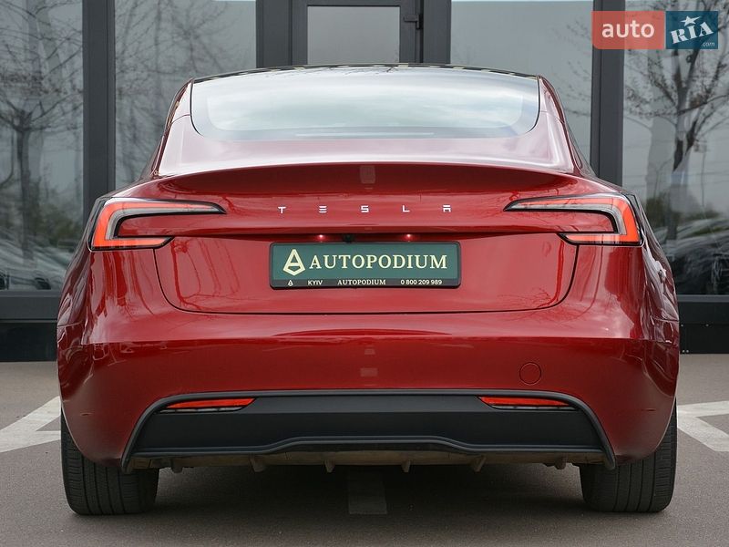 Седан Tesla Model 3 2024 в Киеве