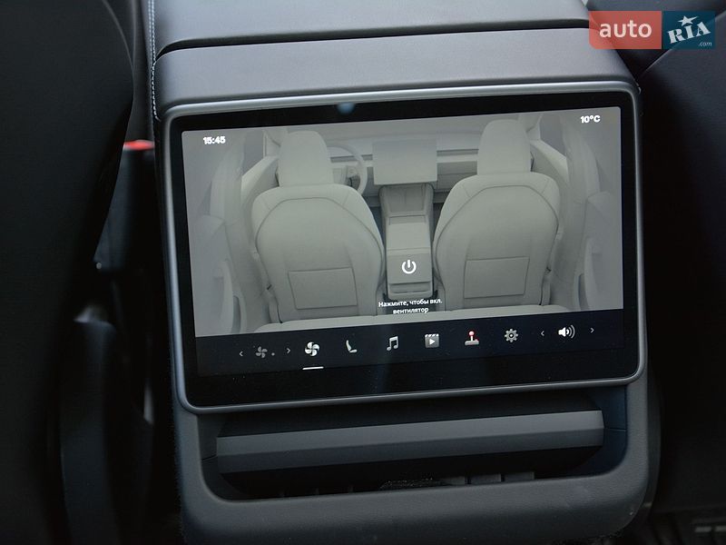 Седан Tesla Model 3 2024 в Киеве