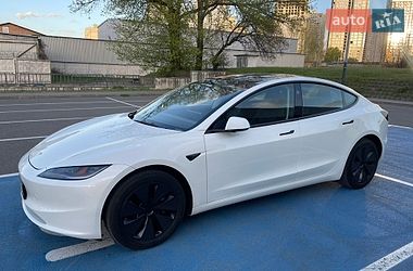 Седан Tesla Model 3 2024 в Киеве
