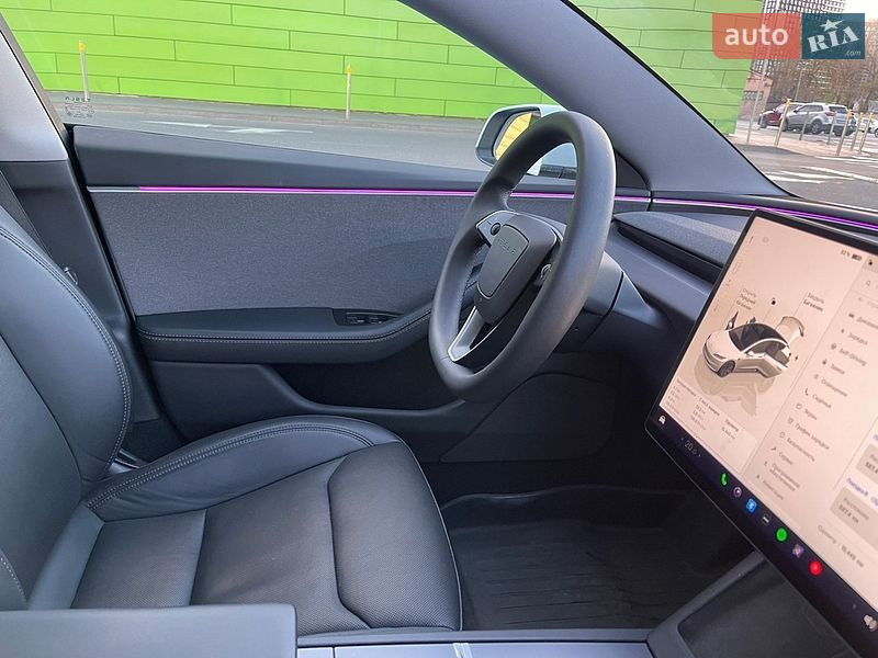 Седан Tesla Model 3 2024 в Киеве