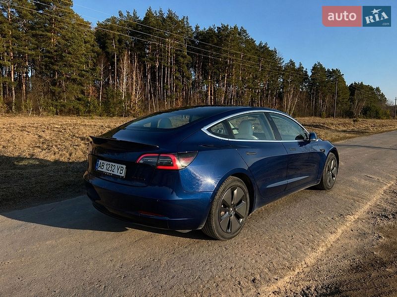 Седан Tesla Model 3 2018 в Вінниці