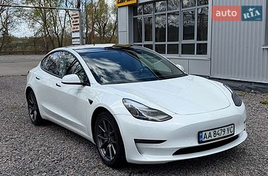 Седан Tesla Model 3 2021 в Чернигове