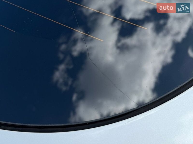 Седан Tesla Model 3 2021 в Чернигове