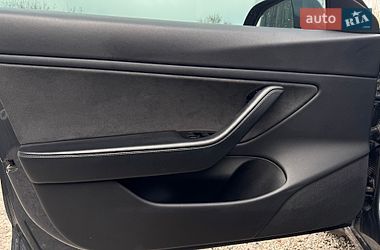 Седан Tesla Model 3 2019 в Харкові