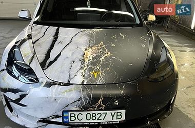 Седан Tesla Model 3 2022 в Львове