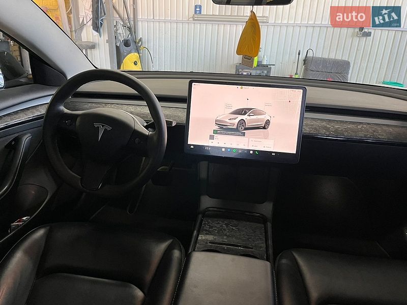 Седан Tesla Model 3 2022 в Львове