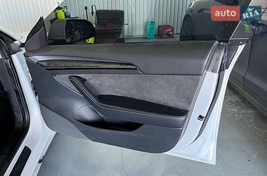Седан Tesla Model 3 2022 в Львове