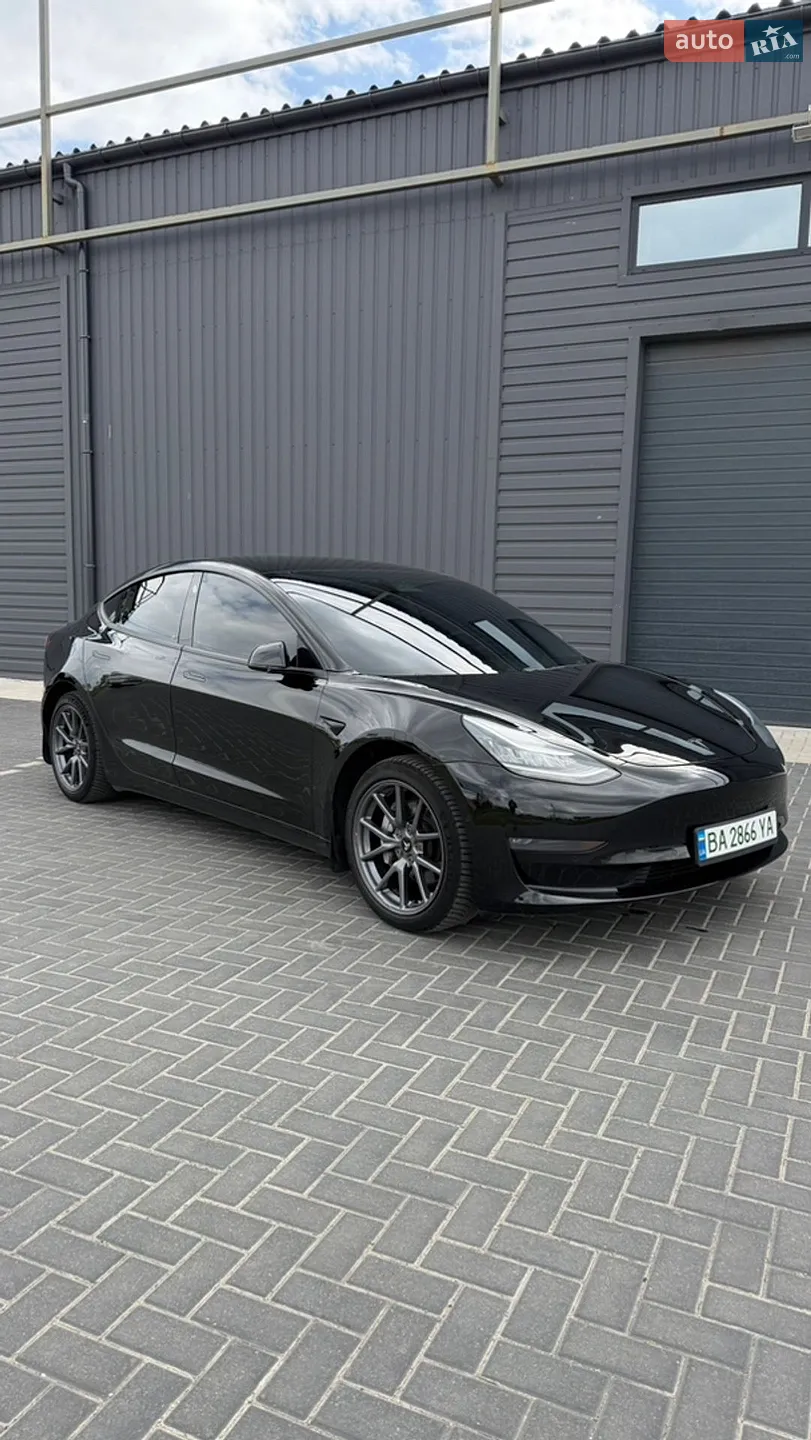 2019 Tesla Model 3 - фото 1