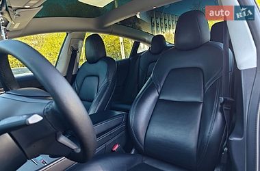 Седан Tesla Model 3 2022 в Львове