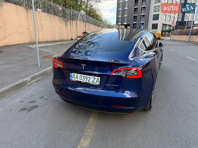 Седан Tesla Model 3 2019 в Киеве