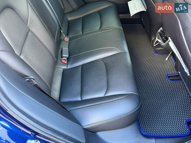 Седан Tesla Model 3 2019 в Киеве