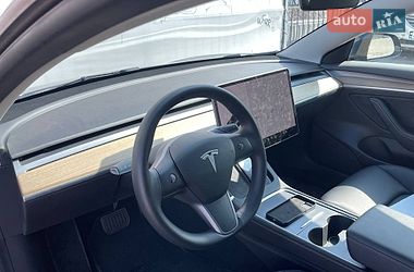 Седан Tesla Model 3 2021 в Киеве