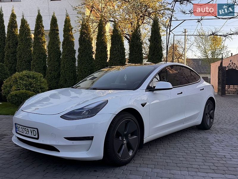 Tesla Model 3 2021