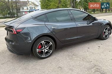 Седан Tesla Model 3 2024 в Дніпрі