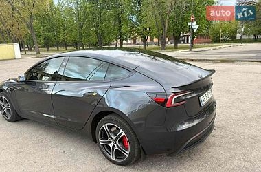 Седан Tesla Model 3 2024 в Дніпрі
