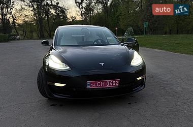 Седан Tesla Model 3 2019 в Львове