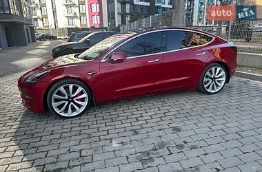 Седан Tesla Model 3 2018 в Ивано-Франковске