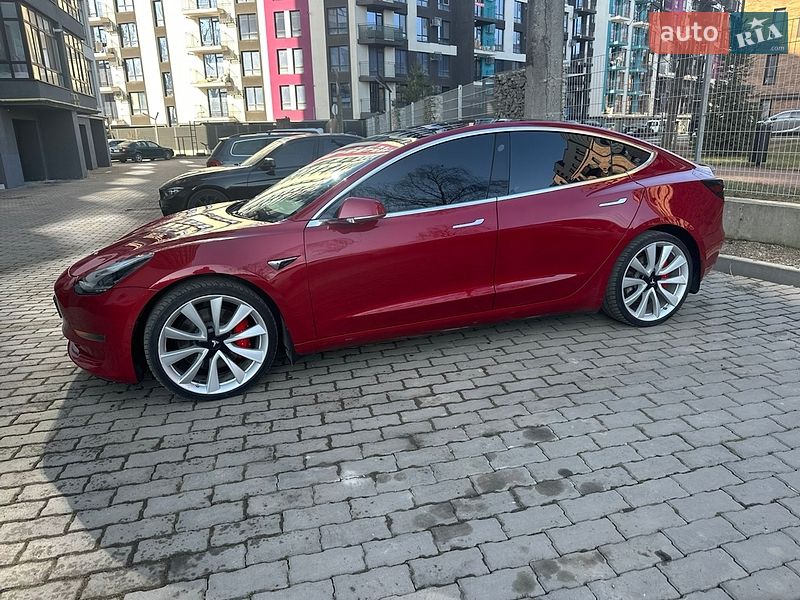 Седан Tesla Model 3 2018 в Ивано-Франковске
