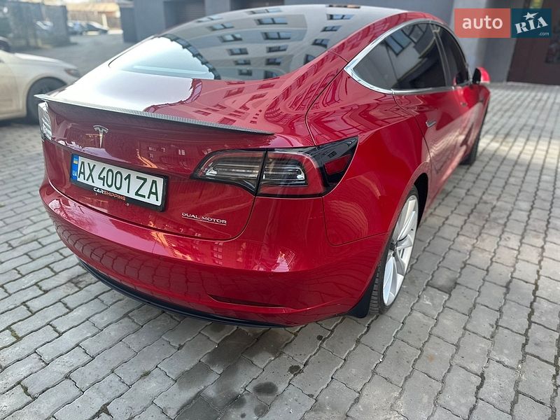 Седан Tesla Model 3 2018 в Ивано-Франковске