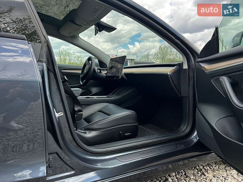 Седан Tesla Model 3 2021 в Ивано-Франковске