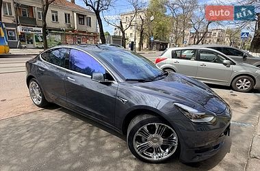 Седан Tesla Model 3 2019 в Одессе