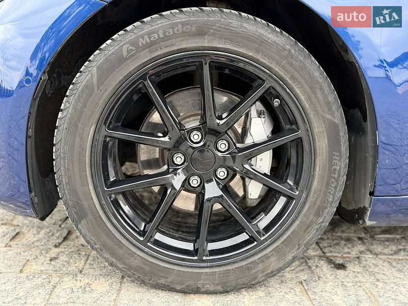 Седан Tesla Model 3 2018 в Львове